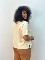 Blusa Marluce malha levemente encorpada creme