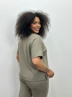 Blusa Marluce malha levemente encorpada caqui