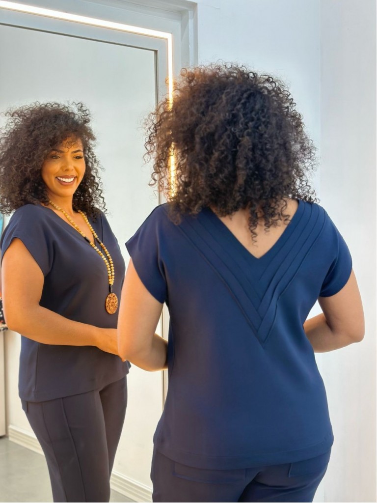 Blusa Mara Malha Levemente encorpada MARINHO