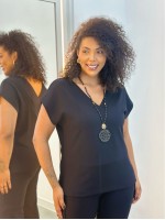 Blusa Mara Malha Levemente encorpada preta