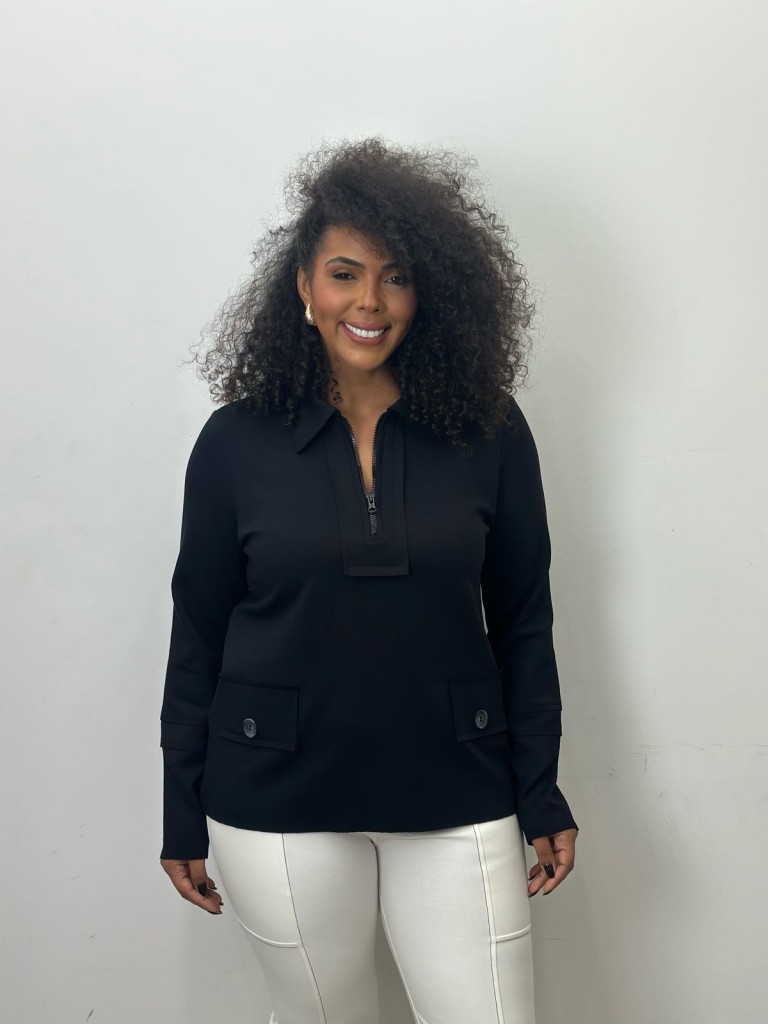 BLUSA REGINA levemente encorpada preta