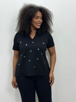 Blusa bianca malha levemente encorpada preta