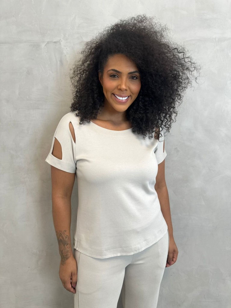 Blusa Roseli Malha Levemente encorpada gelo