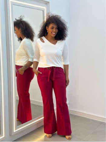 CALÇA TULIPA C/ ILHÓS Malha Encorpada cereja