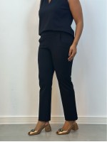 Calça Fany Malha encorpada texturizada preta