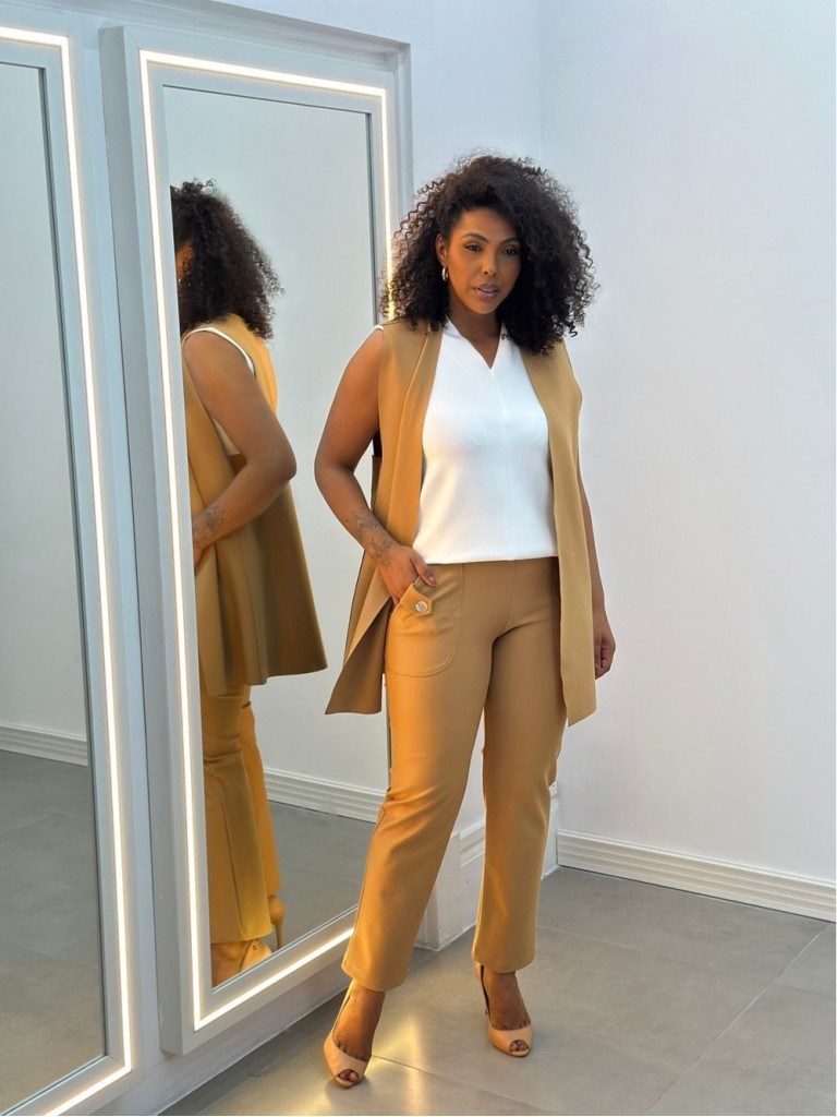 Calça Botão Madre Pérola Malha Encorpada caramelo