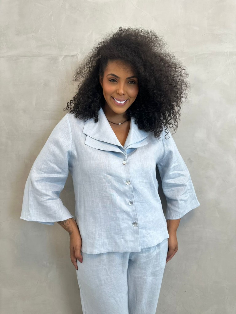 CAMISA carmen em LINHO azul bebê