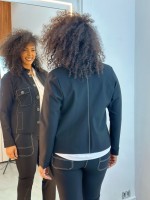 Jaqueta Dália Malha Encorpada PRETA c/ pesponto off-white