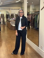 PANTALONA E CASACO CAROL RISCA DE GIZ E REGATA CLÁUDIA
