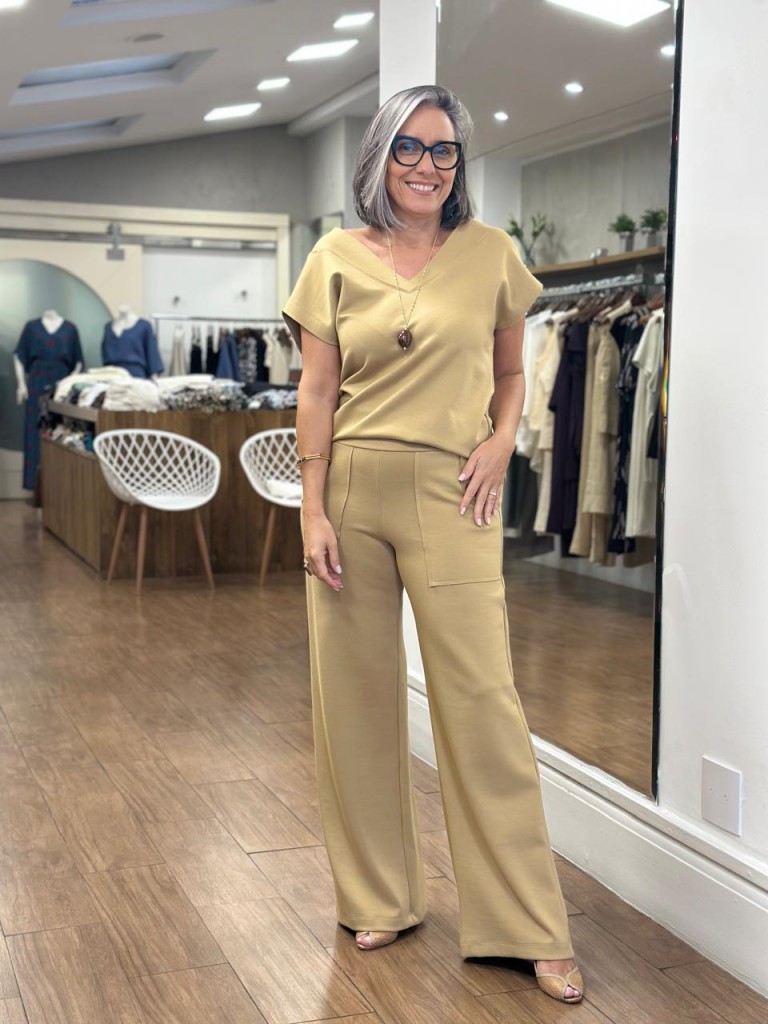 CALÇa zelma e blusa mara malha levemente encorpada