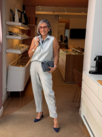 Calça beatriz e regata haydée em linho azul bebê