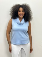 REGATA MôNICA Malha levemente encorpada azul bebê