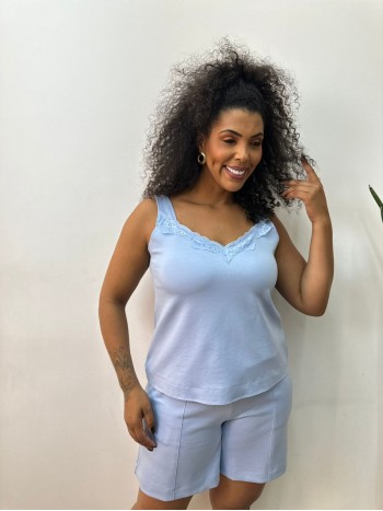 Regata marlene malha levemente encorpada azul bebê