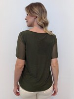 BLUSA ROSA EM TULE VERDE MILITAR