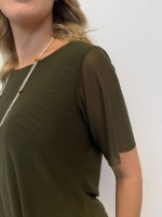 BLUSA ROSA EM TULE VERDE MILITAR