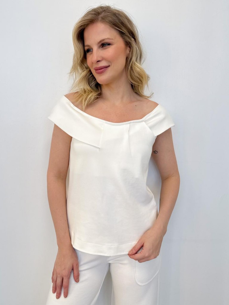 Blusa rita Malha Levemente encorpada off-white