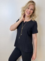 Blusa Alda Malha Levemente encorpada preta