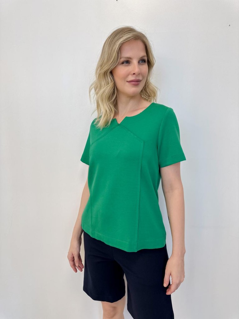 Blusa Alda Malha Levemente encorpada verde bandeira