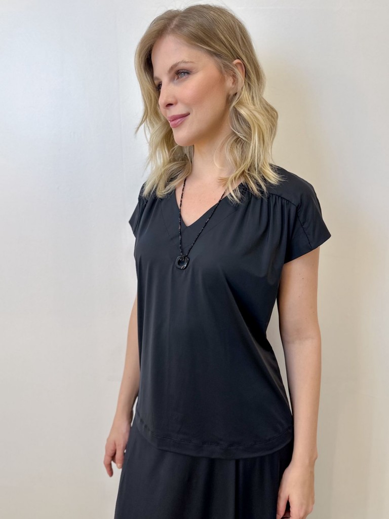 Blusa Carla Fluity PRETA
