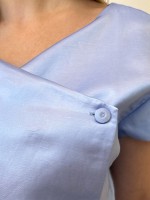 Blusa Renata em cetim azul bebê