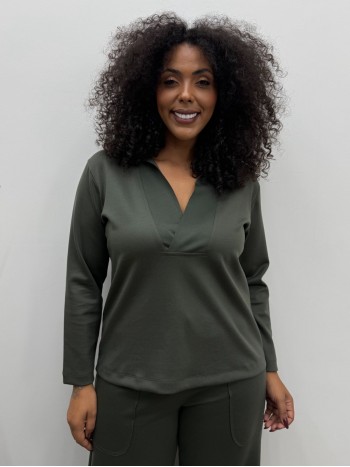 BLUSA LOLA manga 3/4 malha levemente encorpada verde militar