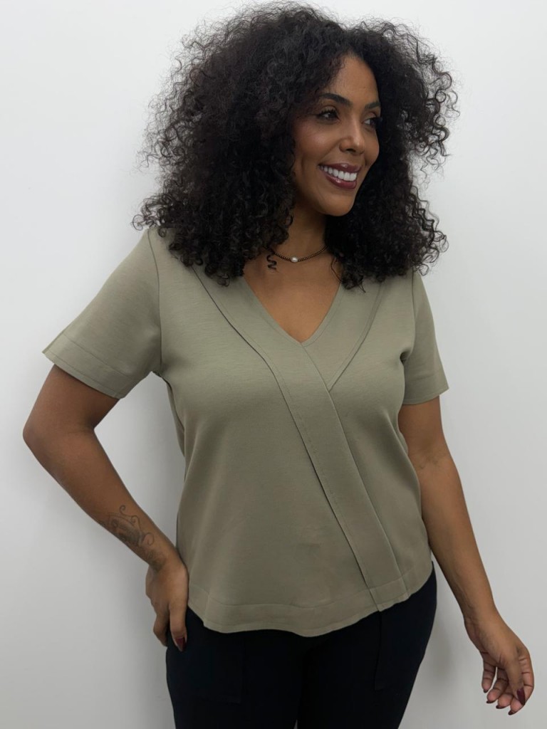BLUSA CELIna malha levemente encorpada VERDE OLIVA