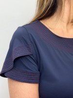 BLUSA ERICA FLUITY MARINHO C/ PESPONTO CARMIM