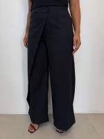 CALÇA SOBREPOSTA RISCA GIZ PRETA