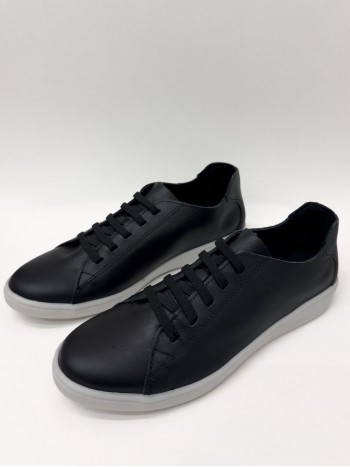 Tênis preto