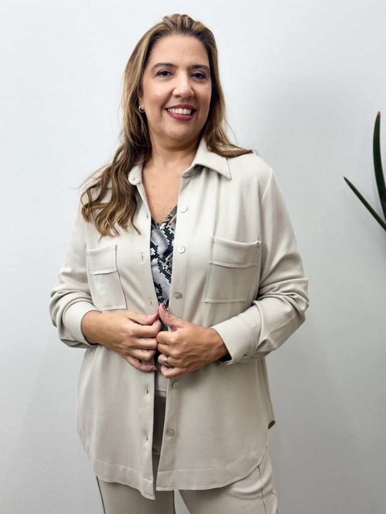 CAMISA HELENA malha levemente encorpada gelo