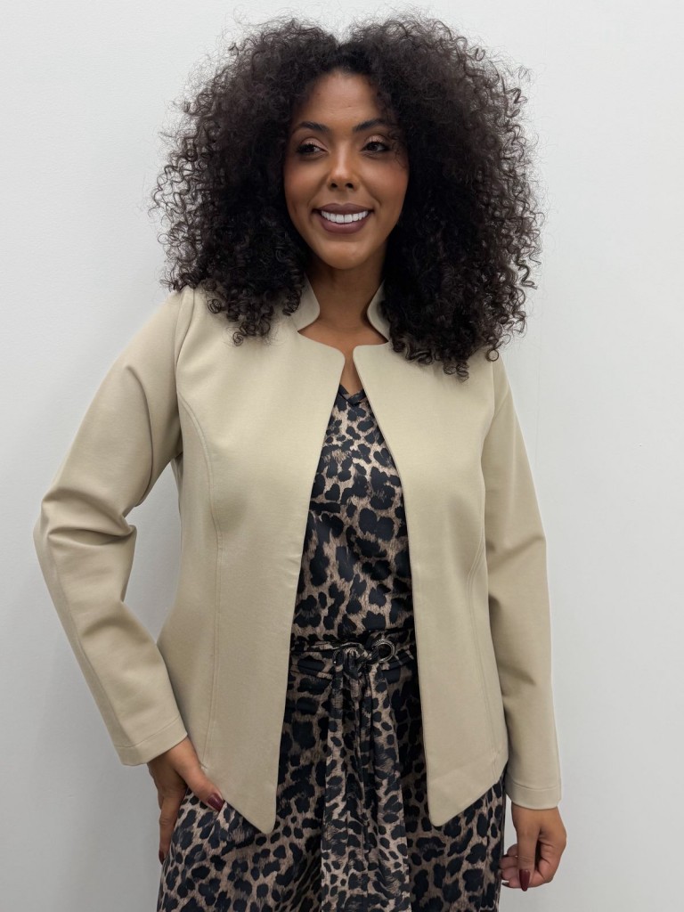 casaco Aurora MALHA LEVEMENTE Encorpada AREIA