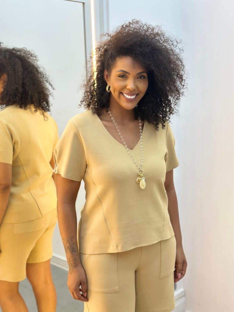 Blusa Silvia Malha Levemente encorpada CAMELO