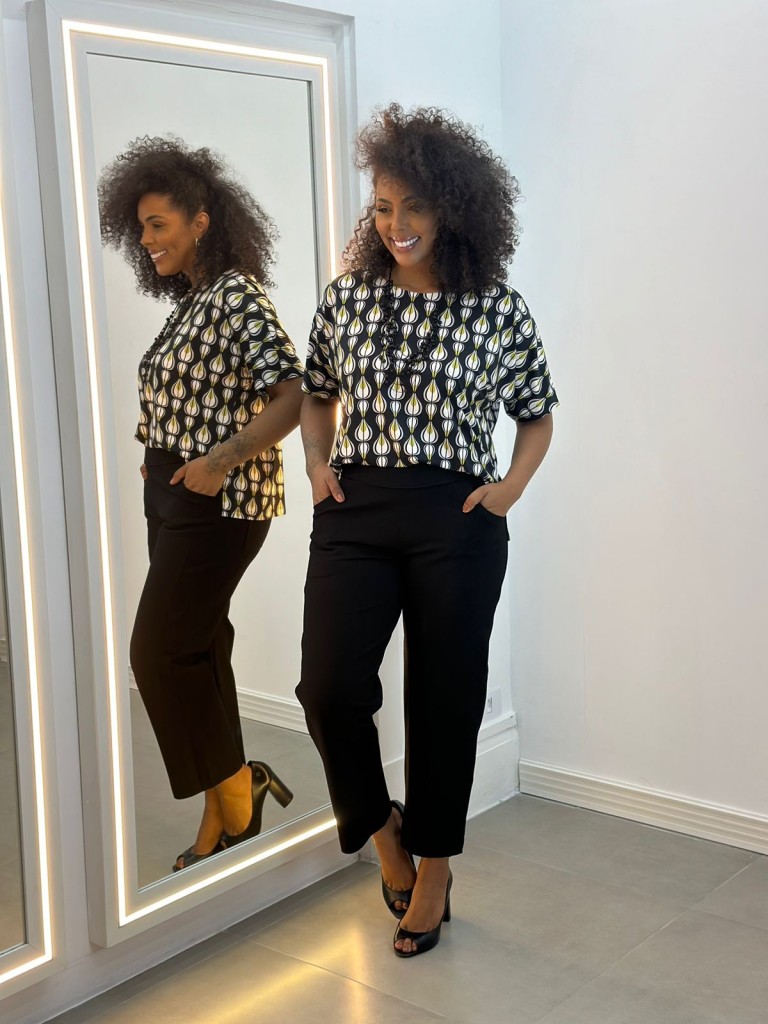 Calça Isa Malha ENCORPADA preta